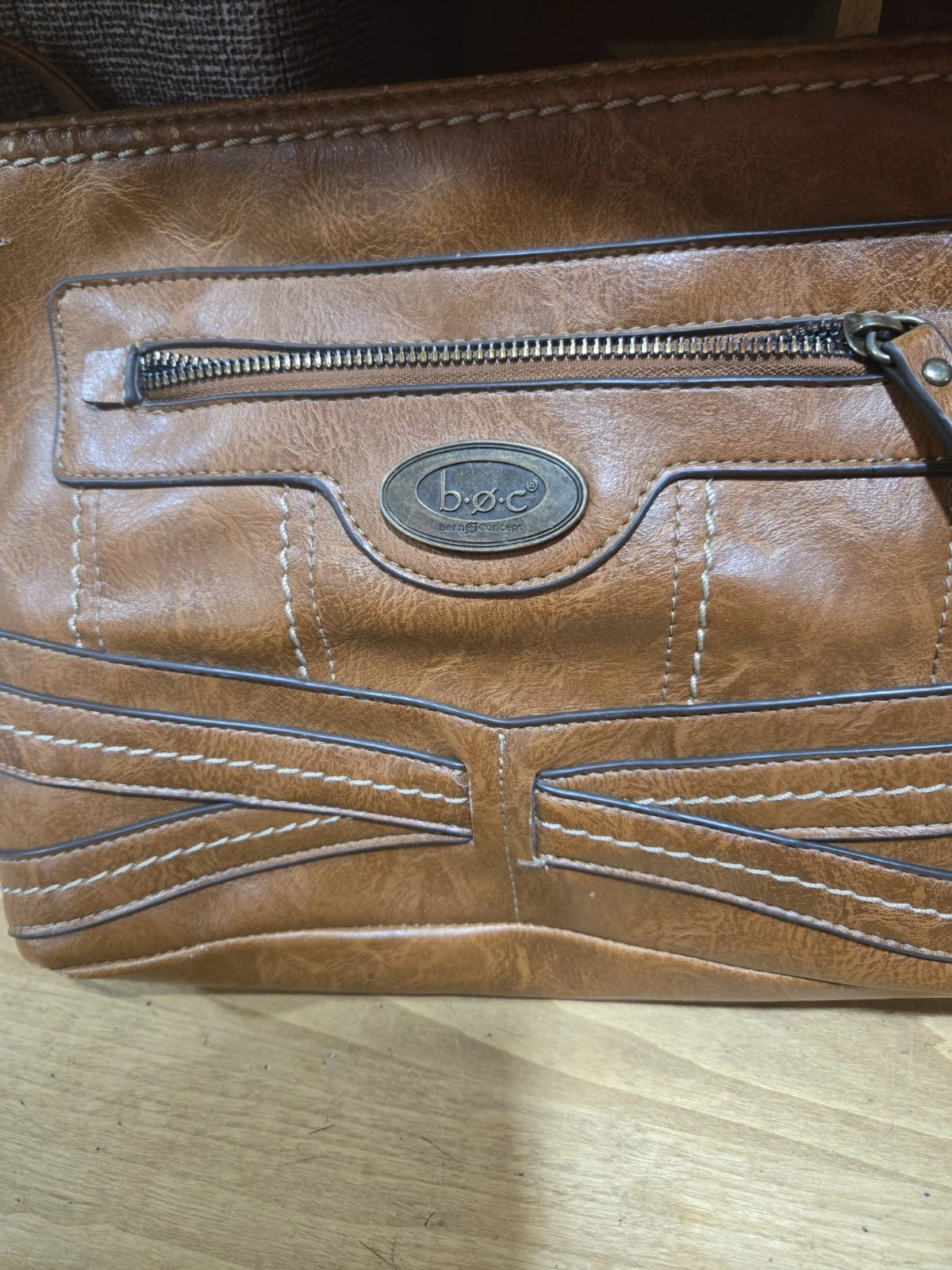 B.O.C Brown Leather Crossbody Bag – Front Zip Pocket – Adjustable Strap – Used - O Bag