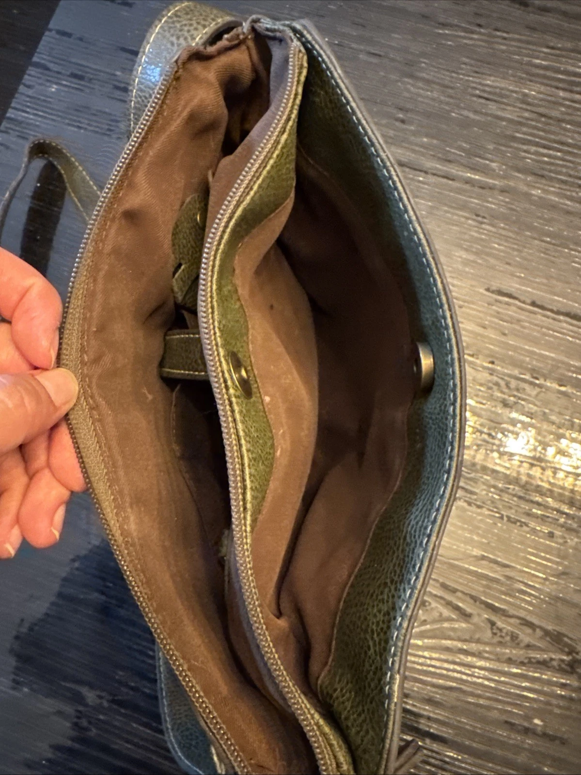 Born B.O.C. green crossbody purse with power bank pouch - O Bag