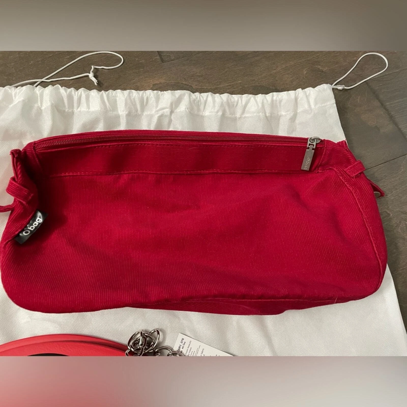 O Bag in red with interchangeable handles and removable chain shoulder strap - O Bag