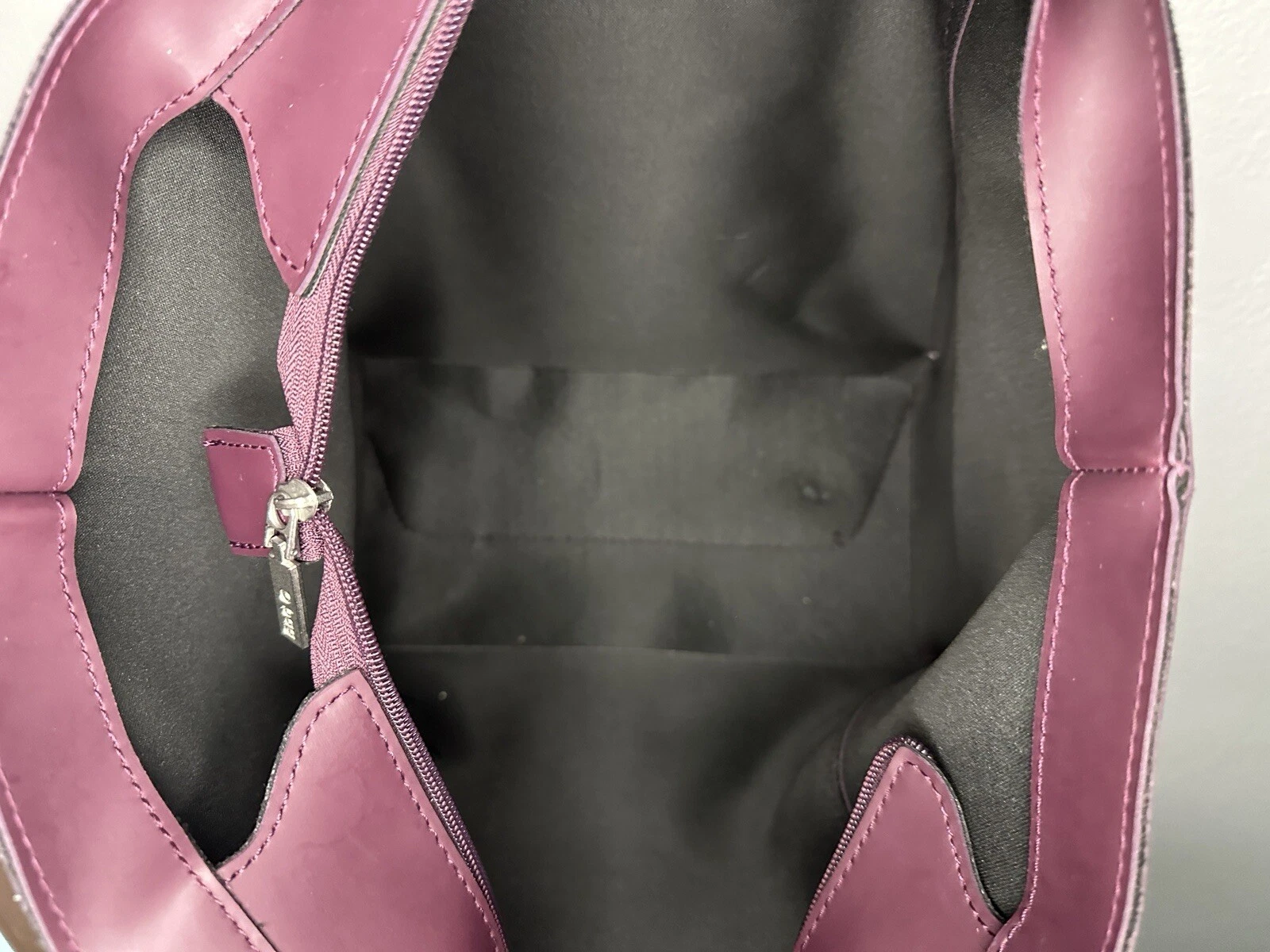 Obag eggplant zip top tote style purse - O Bag