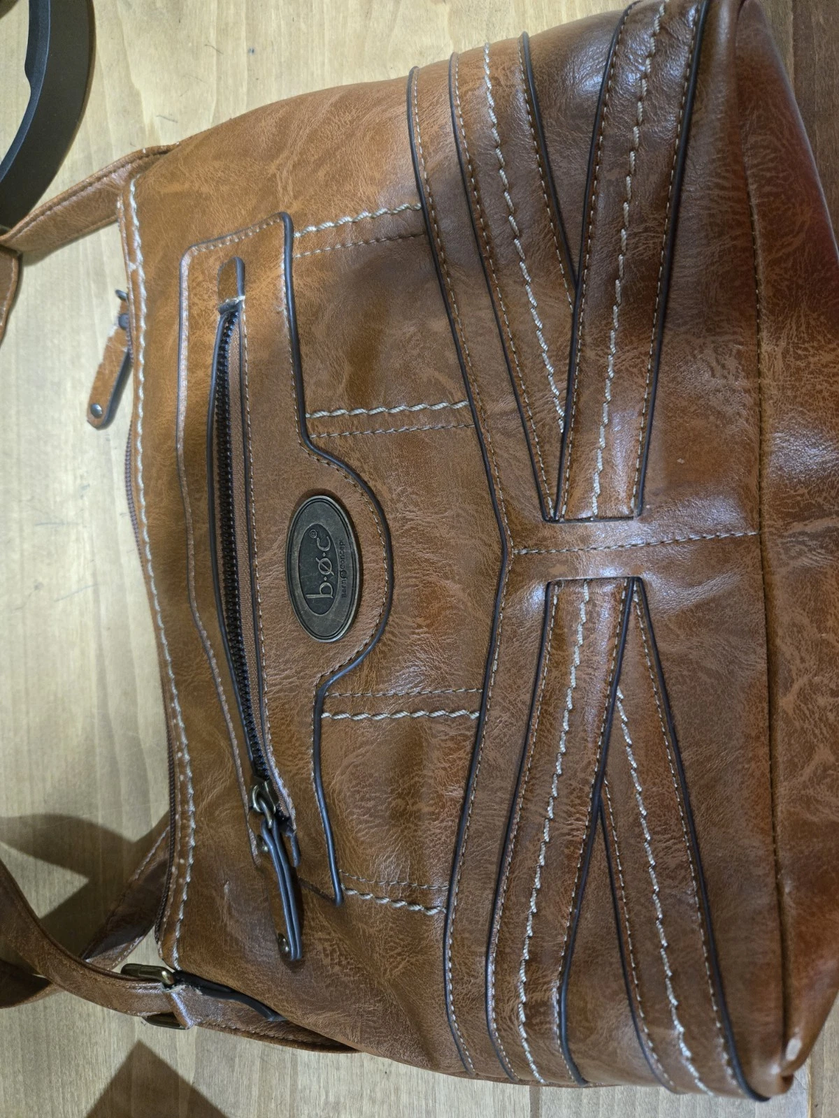 B.O.C Brown Leather Crossbody Bag – Front Zip Pocket – Adjustable Strap – Used - O Bag