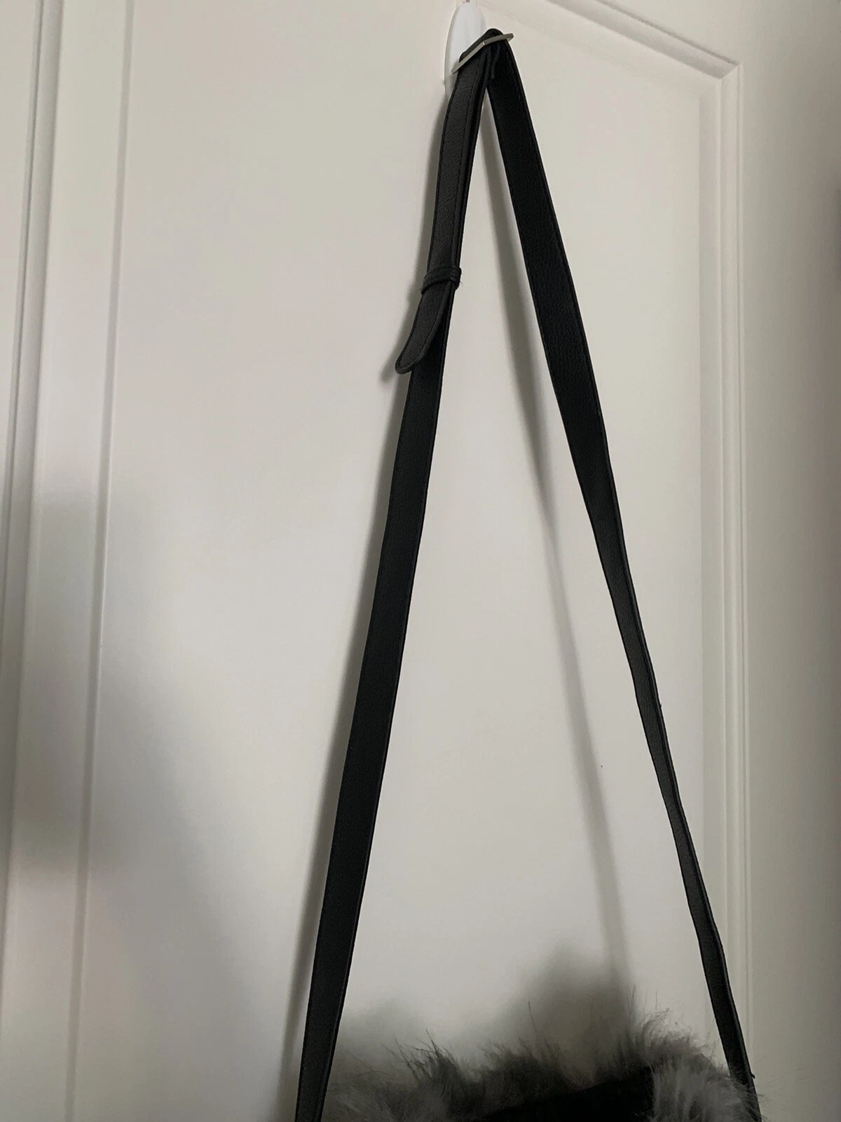 O BAG Rubber Bucket Bag Structured Design Shoulder Strap With Fur - O Bag