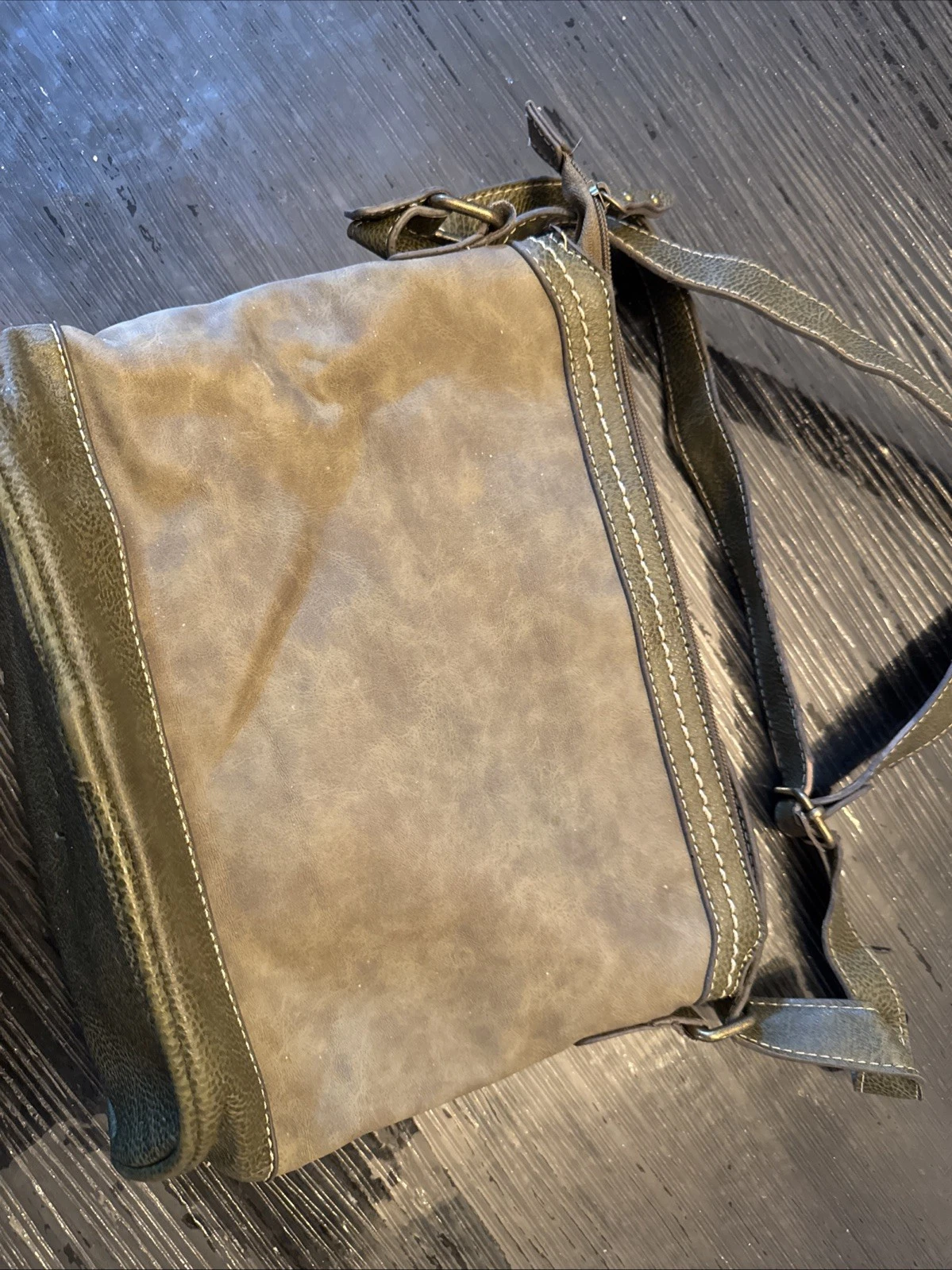 Born B.O.C. green crossbody purse with power bank pouch - O Bag