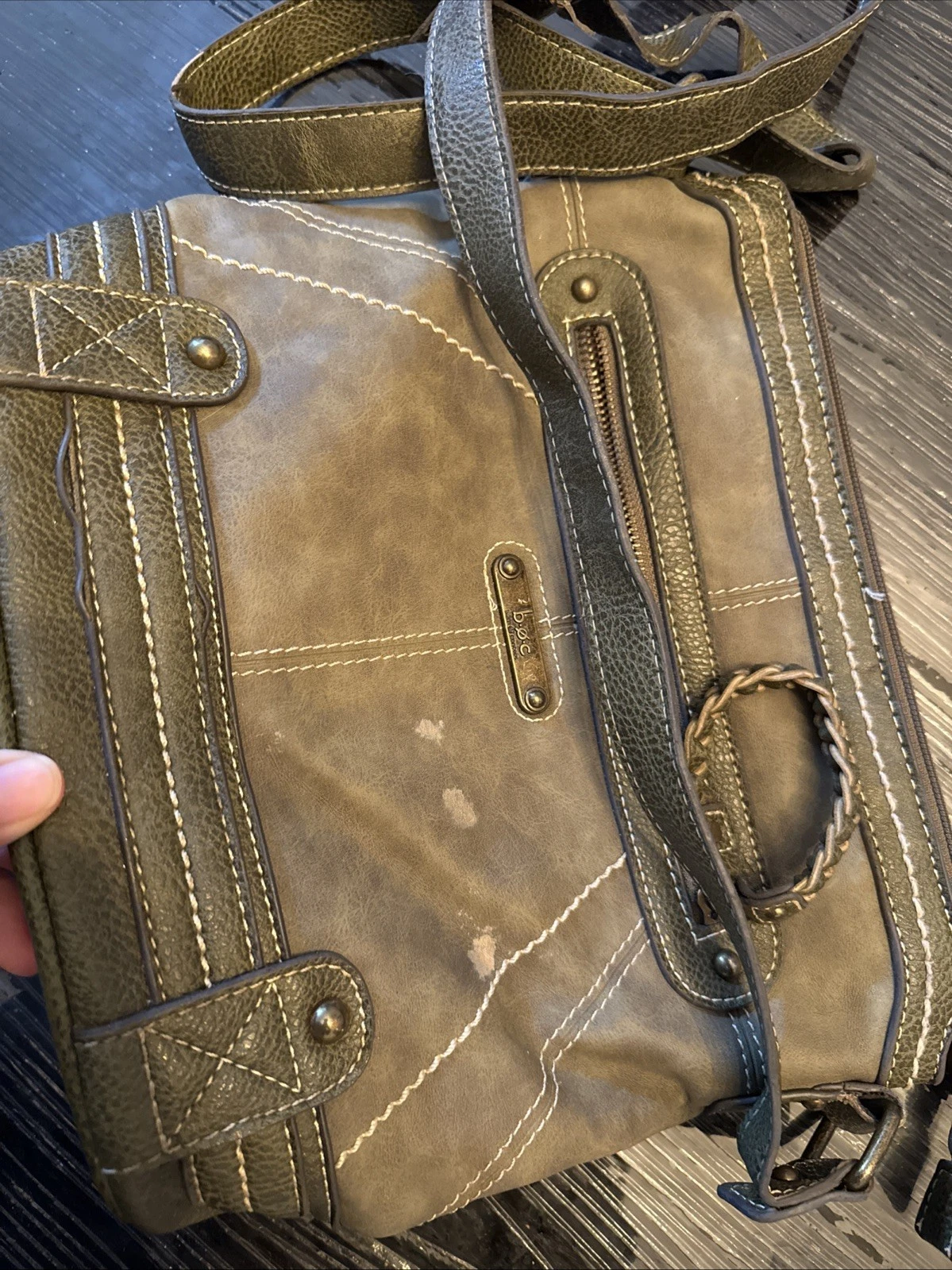 Born B.O.C. green crossbody purse with power bank pouch - O Bag