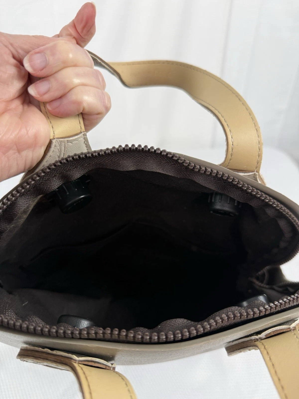 O BAG ITALY Moon Handbag Beige Removeable Liner - O Bag