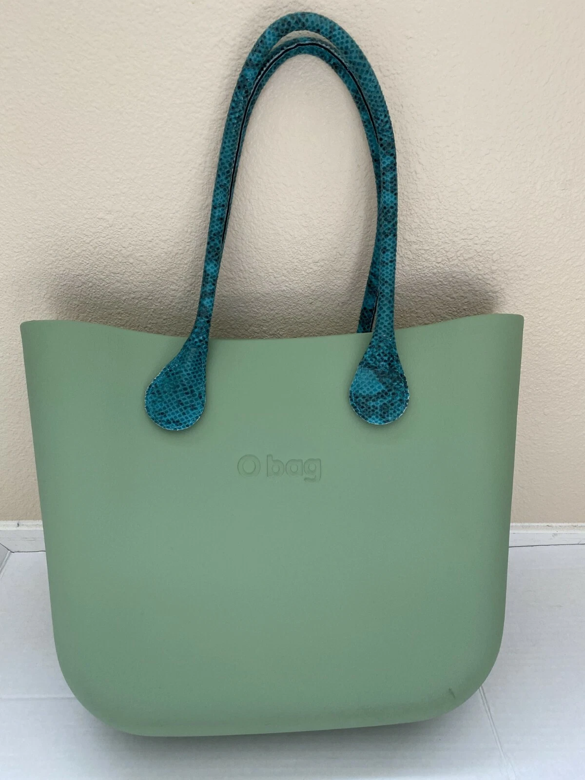 Obag Italy Eva Compound Tote Sage Green With Liner 16W x 12H x 4D - O Bag